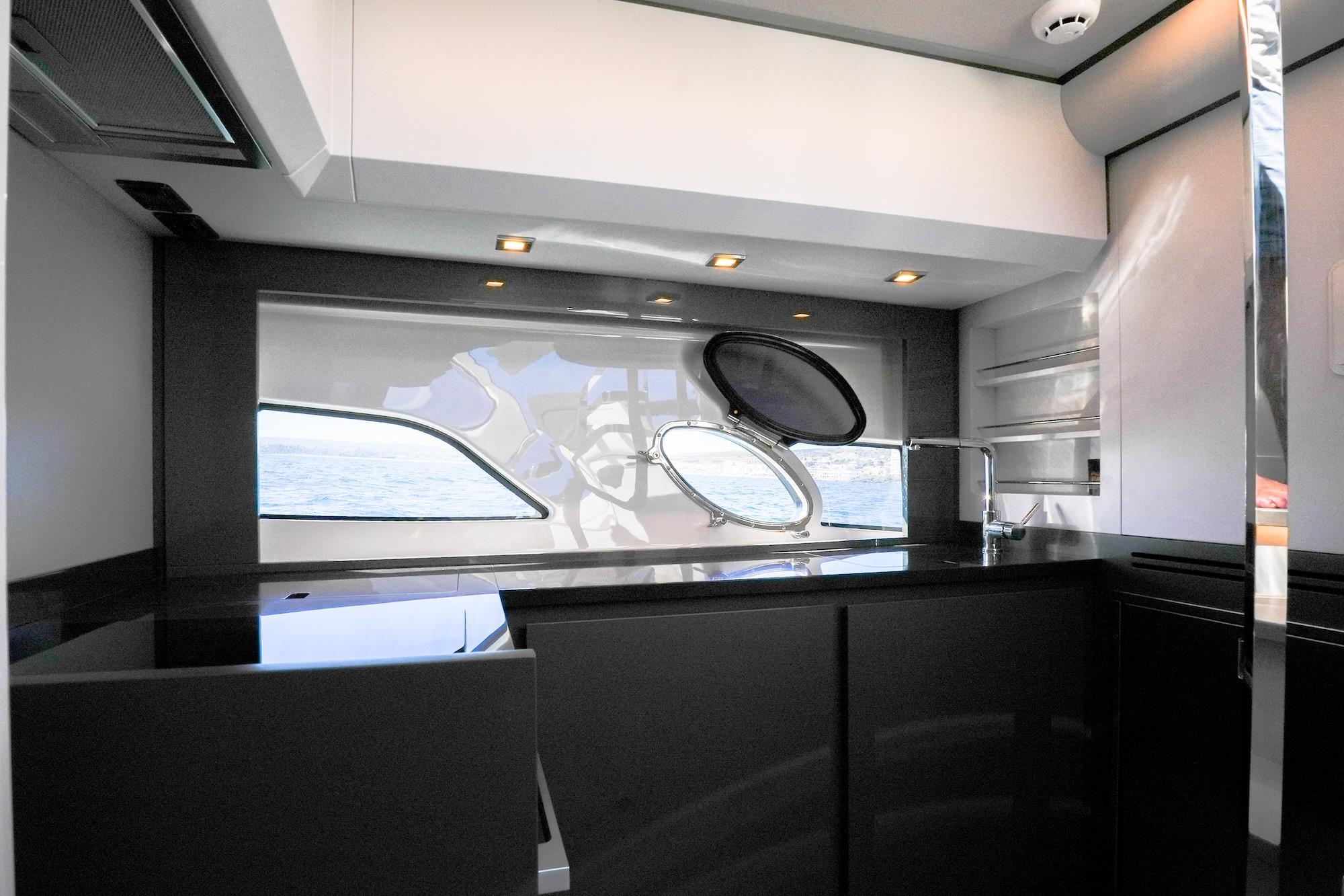 2024 PERSHING 5X 